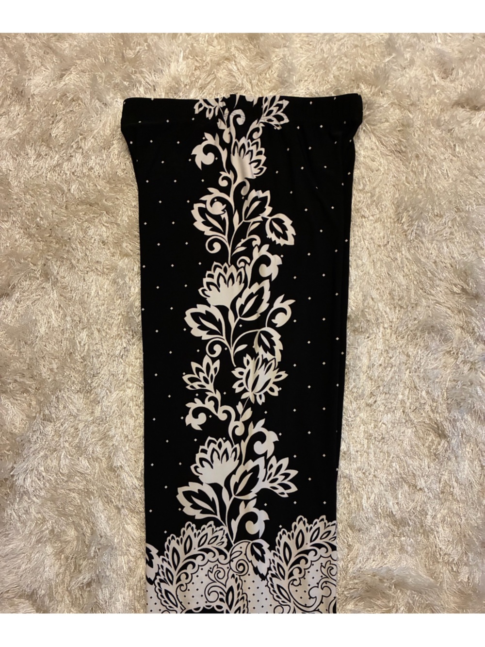 Susan Graver Black and White Floral Diamond  Dot Print  Wide Leg Boho Crop Pants - Picture 8 of 8